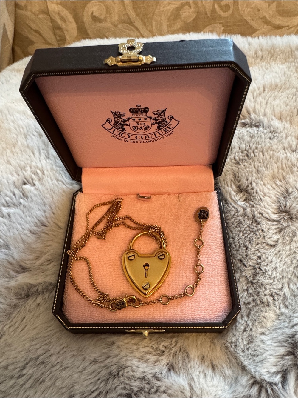 Vintage Y2K Juicy Couture Totally Secure Gold Padlock Pendant Necklace 💛🔐